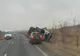 VIDEO: Camion răsturnat la intrare în Independenţa