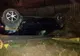 S-au răsturnat cu autoturismul și au plecat de la locul accidentului