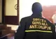 Prins în flagrant în timp ce în timp ce le oferea monede dintr-un material pretios unui ofițer și unui agent de poliție, ambii din cadrul I.P.J. Galați