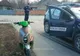 Pe seară la plimbare pe motocicleta neînregistrată și fără permis de conducere